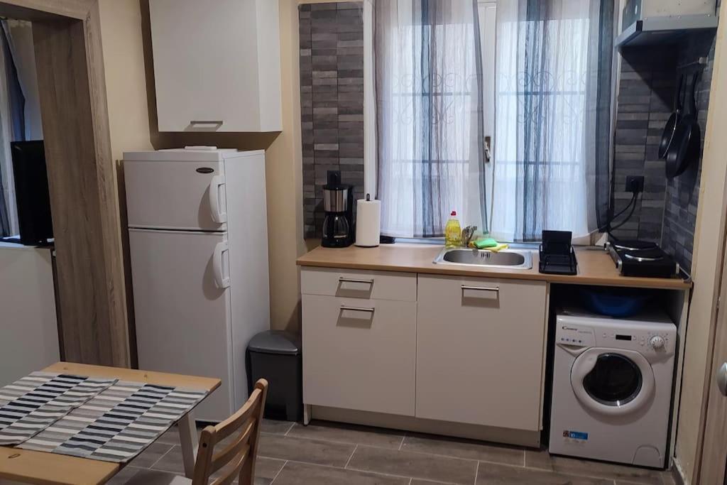 Kostas Appartment Thessaloníki Exteriör bild